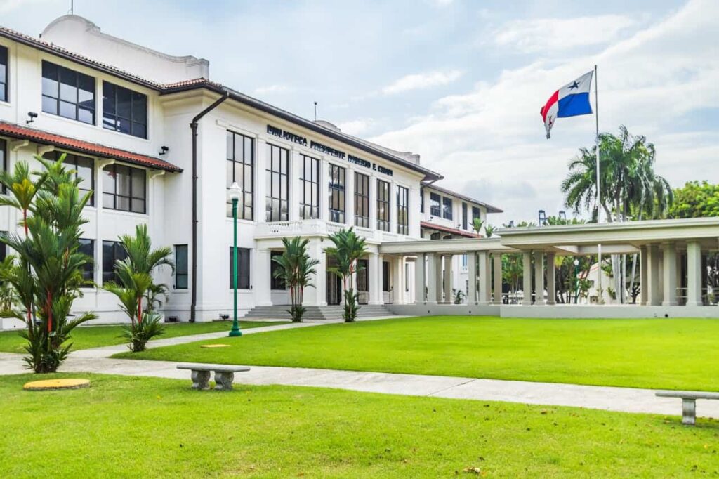 Panama launches new English language curriculum