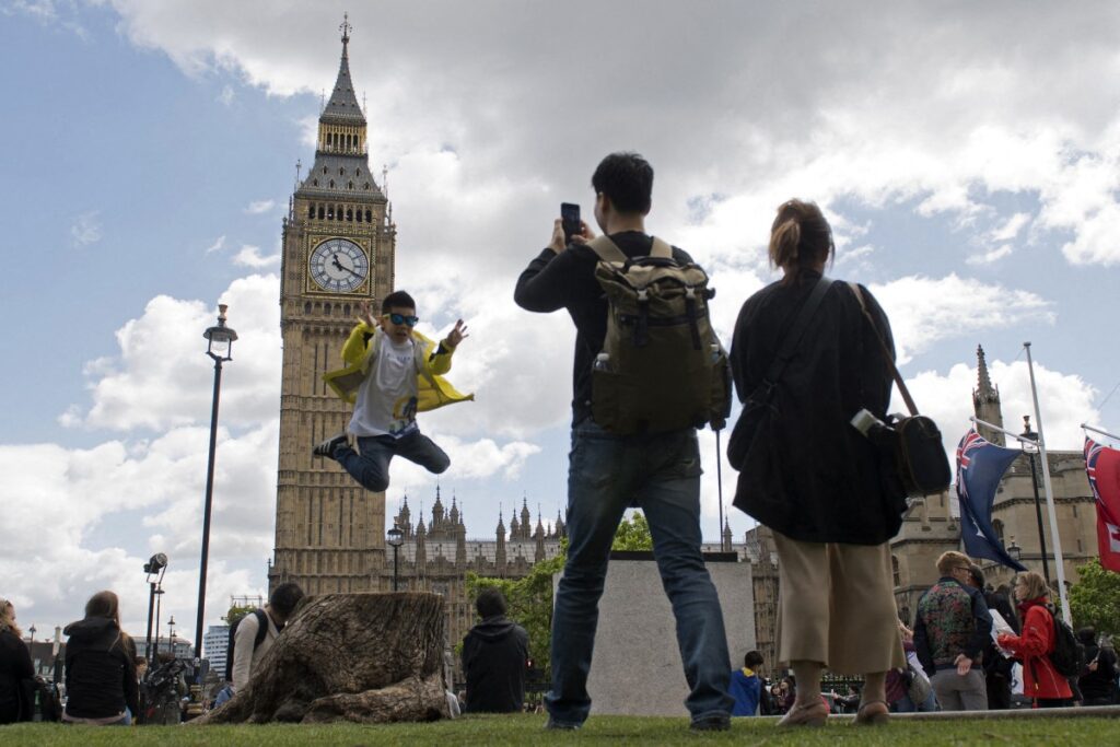 8 cheap universities in the UK for int'l students