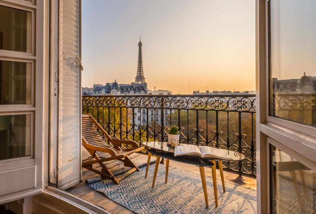 Expating In Paris: City Of Love And Light